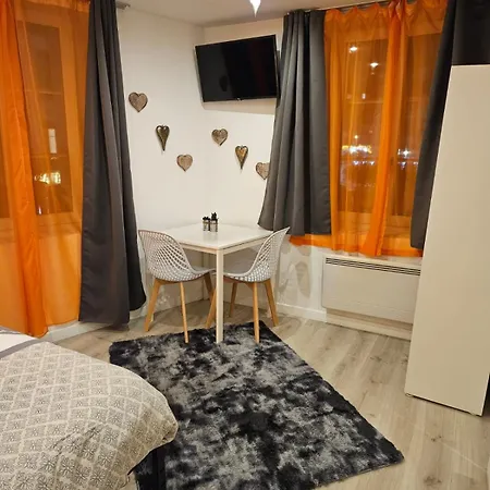 Petit Star Hyper Centre Chamonix